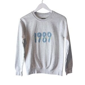 Taylor Swift 1989 Taylors Version Spotify Grey Crewneck Sweatshirt XS Tracklist